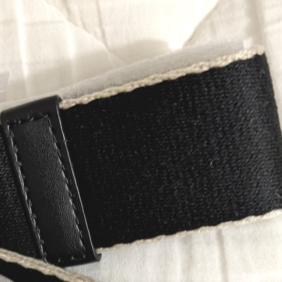 Marc Jacob's 'The Tote Bag' Canvas Small Tote Bag - Picture 6 of 8